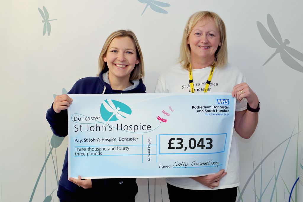 Sally (left) is pictured with Lindsey Richards of the hospice.
